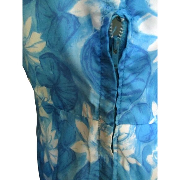 Vintage Blue Floral Short-Sleeve Dress With Large Collar & Button-Front - Picture 6 of 6